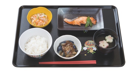 Flat-tray (lacquer-style tray)
