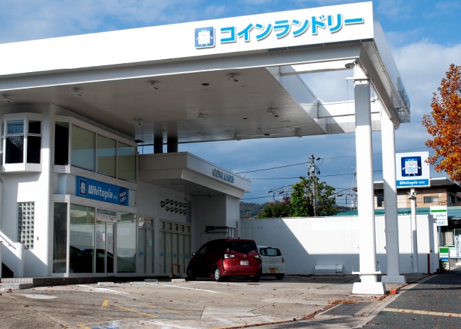ガソリンスタンド跡地を活用した店舗 外観
